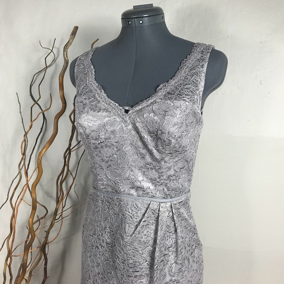 Holiday Party Silver Sweetheart Lace Dress - Picture 4 of 8